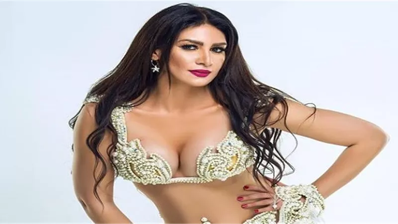 إيمي سلطان تشعل أول حفل رقص شرقي بالجامعة الأمريكية.. صور