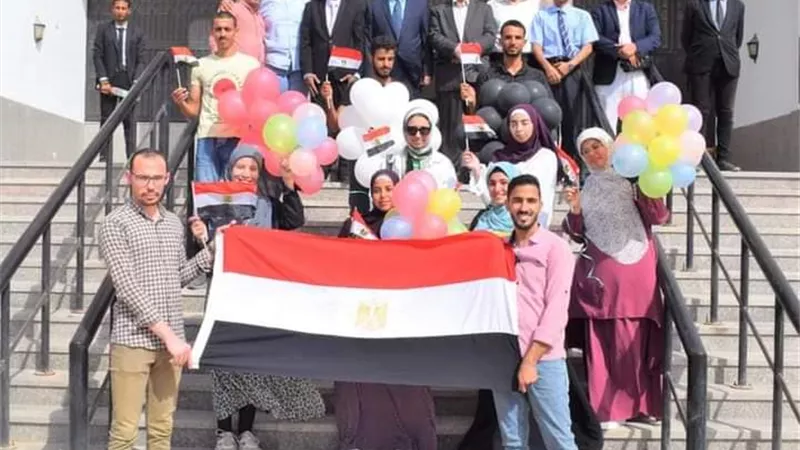 في ذكرى أكتوبر.. وزير التعليم العالي يستعرض تقريرًا حول المشروعات القومية في سيناء