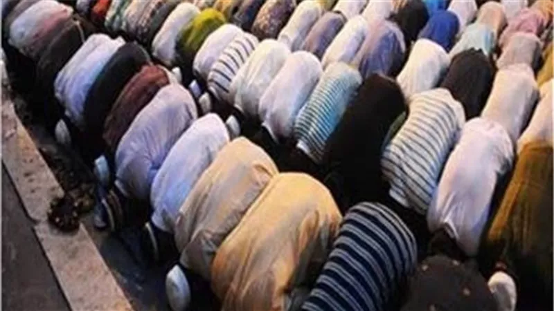 بعد صلاتك الجمعة.. لا تنسي قراءة سورة الكهف فلها هذا الفضل الكبير 