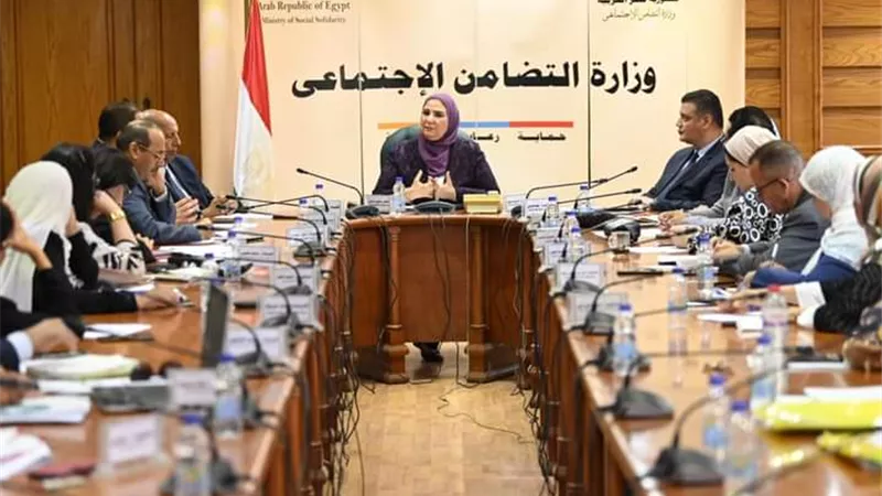 وزيرة التضامن تبحث الوصول لذوي الإعاقات الشديدة للتسجيل على بطاقة الخدمات المتكاملة
