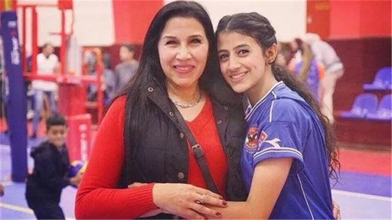 اتهامات بالتزوير وبلاغ للنائب العام.. القصة الكاملة لأزمة هناء حمزة مع النادي الأهلي