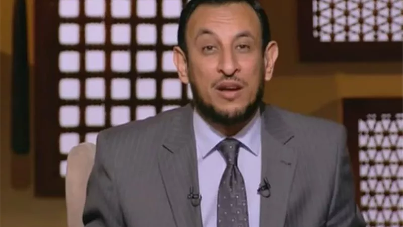 رمضان عبد المعز يوجه نصيحة للنساء: لا تفرطن في حق الله بسبب 