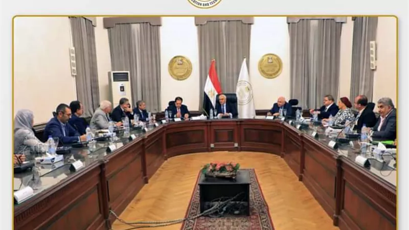 لتطوير التعليم الفني.. رضا حجازي يلتقي ممثلي الشريك الصناعي لمدارس التكنولوجيا التطبيقية