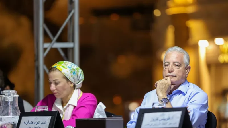 وزيرة البيئة ومحافظ جنوب سيناء يعلنان شرم الشيخ خالية من الأكياس البلاستيكية