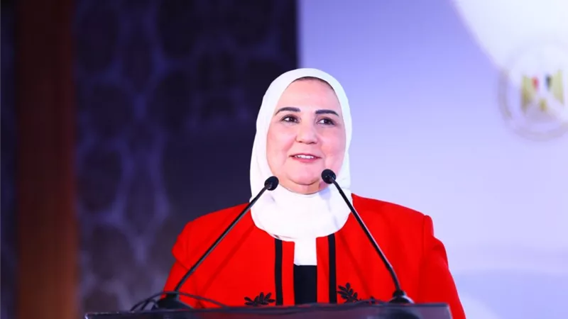 نيفين القباج توجه بتكثيف الأنشطة التوعوية بالجامعات للتوعية بأضرار الإدمان