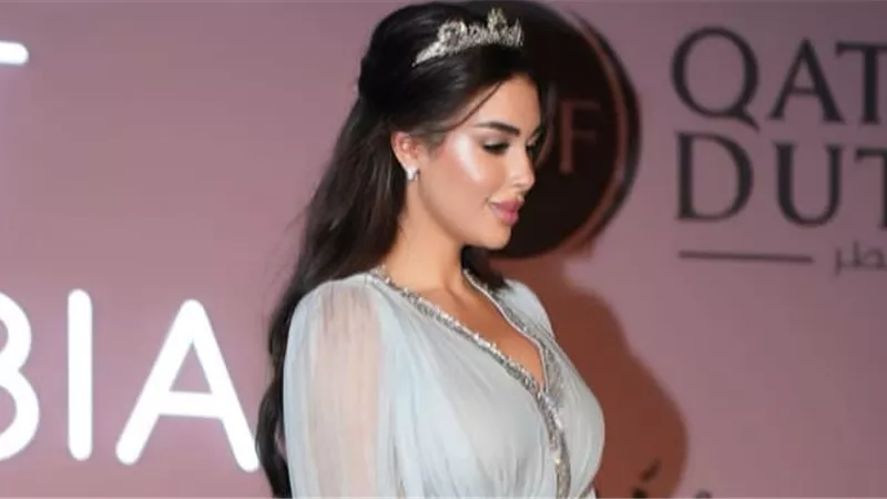 إيلي حنا ينتقد إطلالة ياسمين صبري: «مفكرة حالها رايحة تعمل دور الأميرة»
