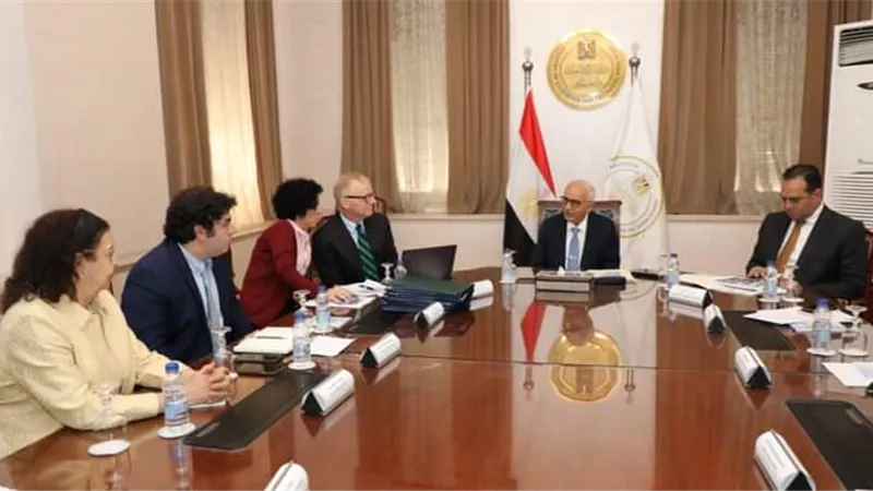 وزير التعليم يبحث مجالات التعاون مع وفد الوكالة الأمريكية للتنمية الدولية