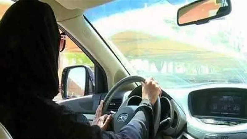 لقائدات السيارات.. احذري هذه الطرق