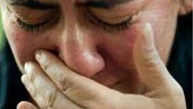 تاركًا رسالة انتحار لأمه.. أحمد يقتل نفسه شنقًا لهذا السبب  