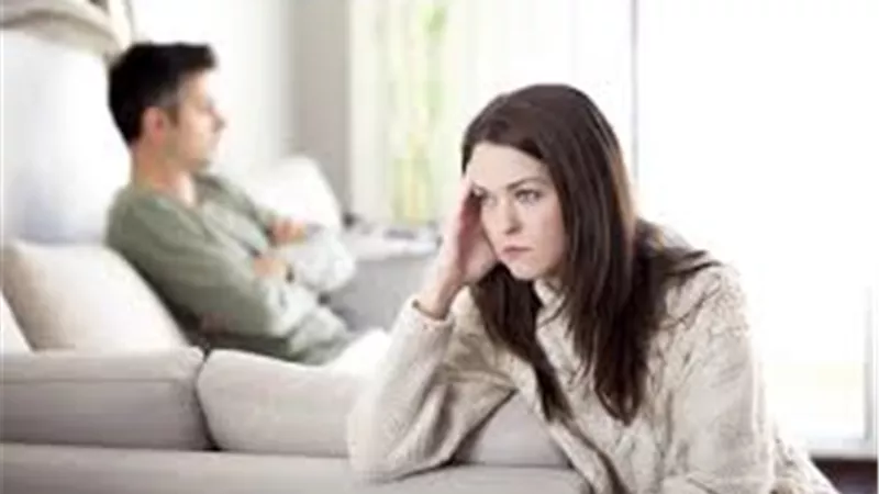 بيقبض بالدولار وابن أمه.. زوجة تستغيث بمحكمة الأسرة 