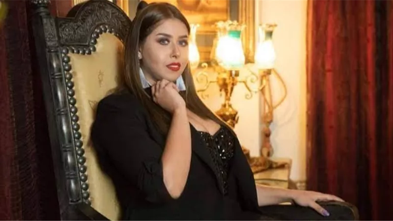 نقل الفنانة إيناس عز الدين إلى المستشفى بعد تعرضها لوعكة صحية