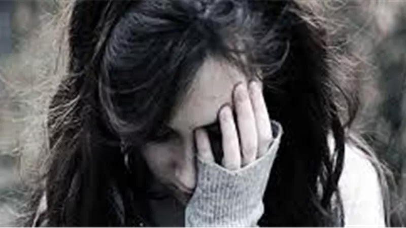 وظائف الإنترنت الوهمية خطر يهدد النساء.. استشاري توضح طرق الحماية