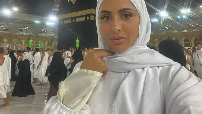 بعد اعتناقها الإسلام.. مارين الحيمر الأكثر شبهًا بهذه الفنانة