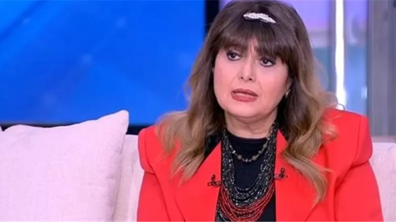 الراقصة هندية: «ارتديت النقاب 3 سنوات وحسيت إني عريانة لما بينت شعري»