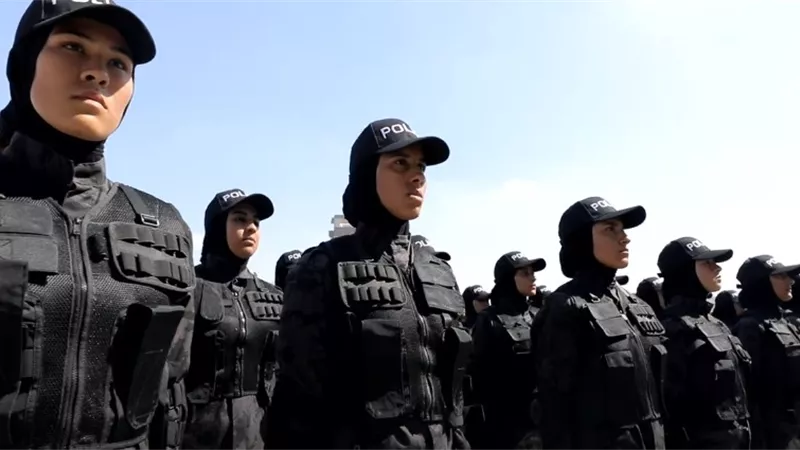 الشرطة النسائية تتألق في مؤتمر تغير المناخ