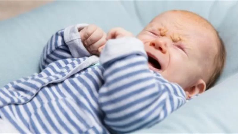 متى يذهب طفلك الرضيع للطبيب بسبب المغص؟