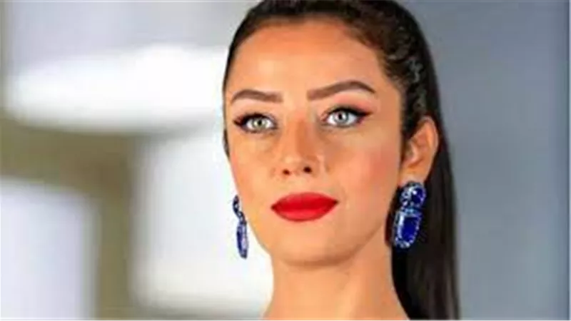 رضوى الشربيني تُهدد الرجال: بنتي هتكمل مسيرتي.. واللي عاكسني ضربته