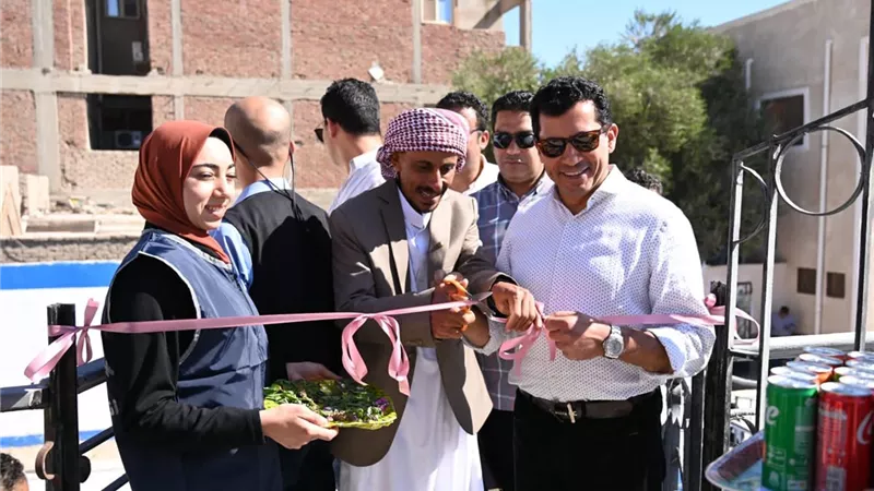 وزير الرياضة يتفقد أندية الفتاة والمرأة ويطلق مبادرة 