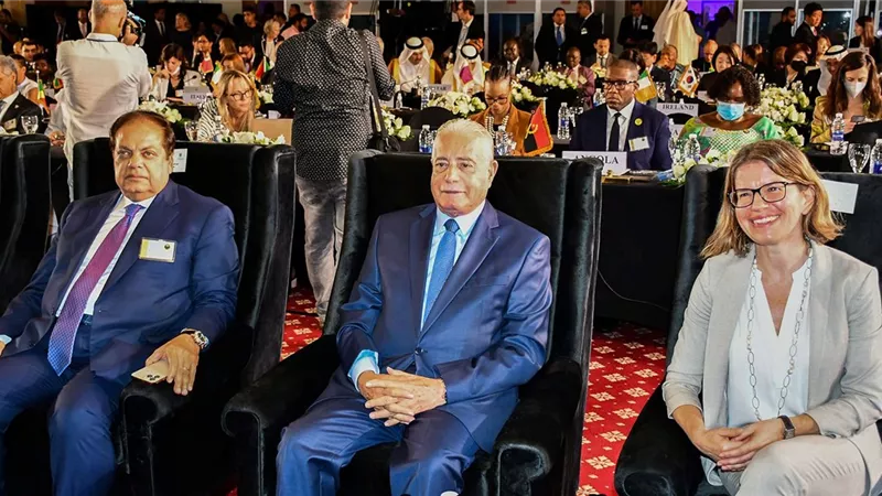 محافظ جنوب سيناء يُشارك في الاجتماع البرلماني الدولي بقمة المناخ