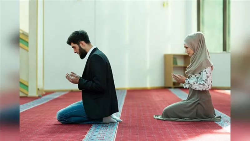 هل تجوز صلاة الجمعة أنت وزوجك فقط؟.. شوفي رأي الدين