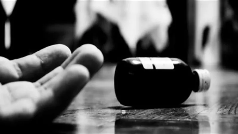 مأساة.. انتحار زوجين بـ «الحبة القاتلة» بسبب تراكم الديون