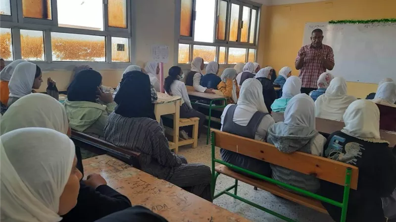 صور| الاستخدام الآمن للإنترنت على مائدة بنات زراعة طور سيناء