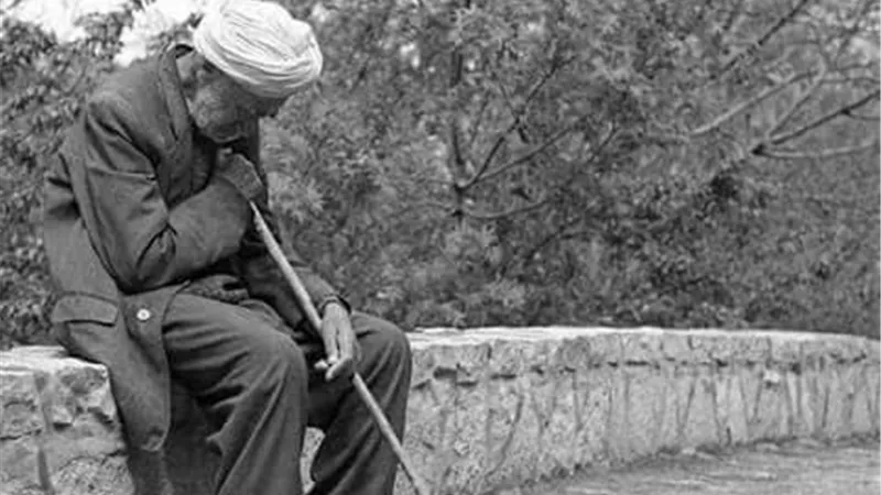 مسن أمام المحكمة: هجرتني بعد 40 سنة زواج وقالتلي «متنفعش»