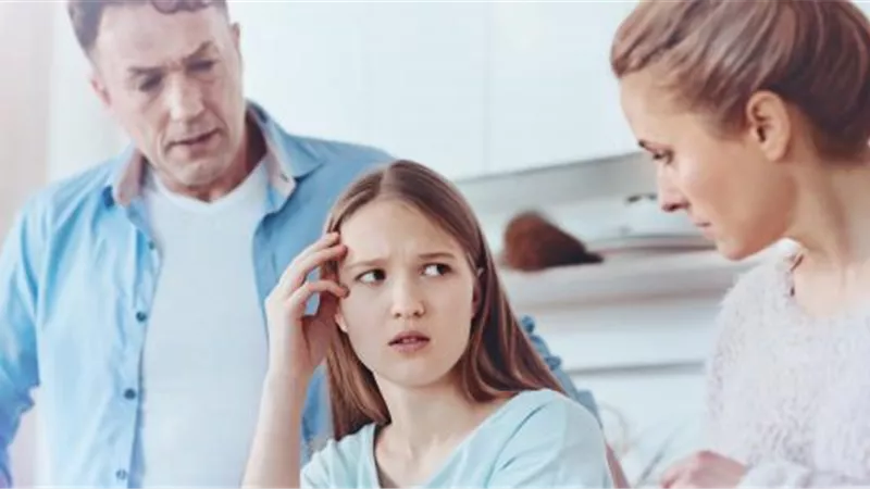 نصائح ذهبية للتعامل مع ابنتك في سن المراهقة