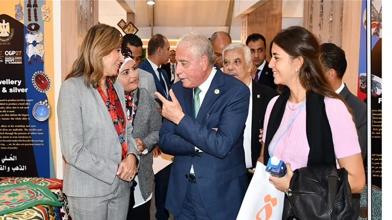 النجمة الأوبرالية فرح الديباني تشيد بالحرف التراثية في قمة المناخ