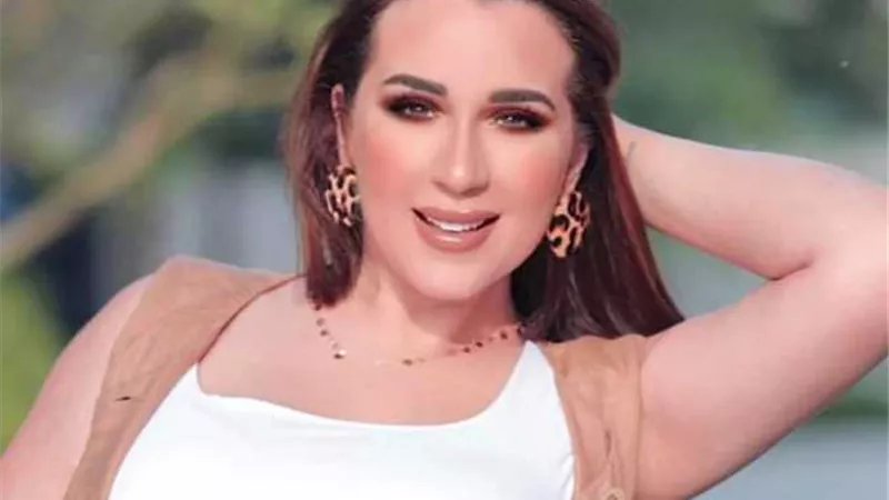 أسما شريف منير تكشف حقيقة خلافها مع والدها
