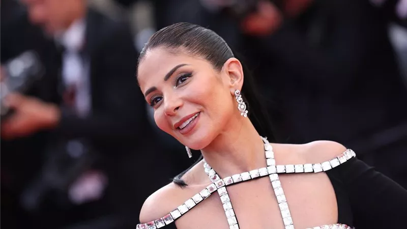 منهن منى زكي وحنان مطاوع.. نجمات كشفن عن دعم أزواجهن لهن في العمل