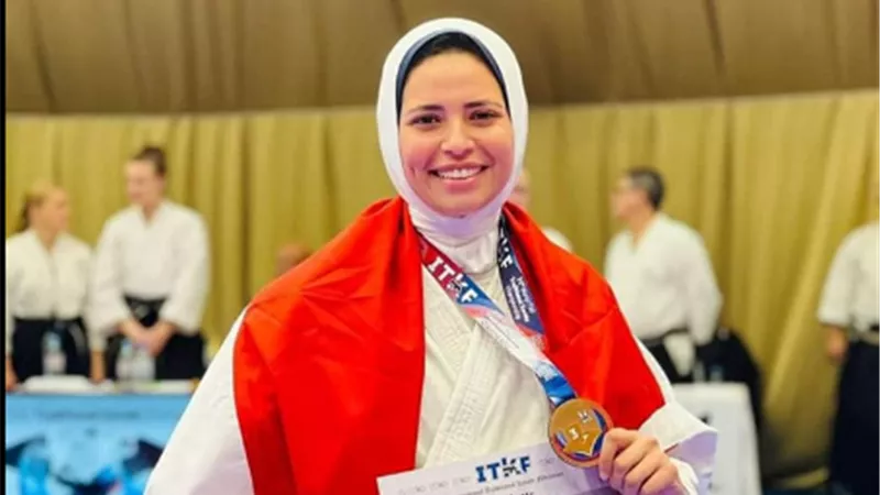 اللاعبة رضوى أحمد تحرز ميداليتين برونزيتين ببطولة العالم للكاراتيه التقليدي