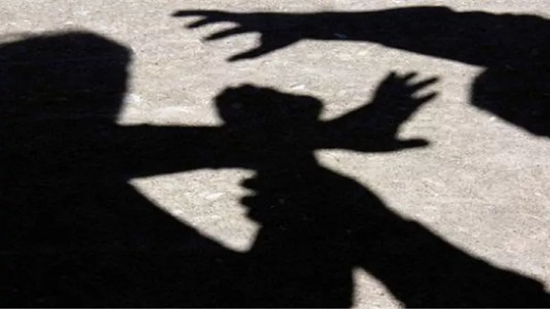 أصيبت باكتئاب لوفاة زوجها.. فهشمت رأس والدتها بضربة «شاكوش»