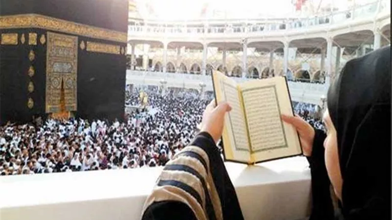 هل يجوز أن تحج المرأة نيابة عن الرجل؟.. الإفتاء تجيب