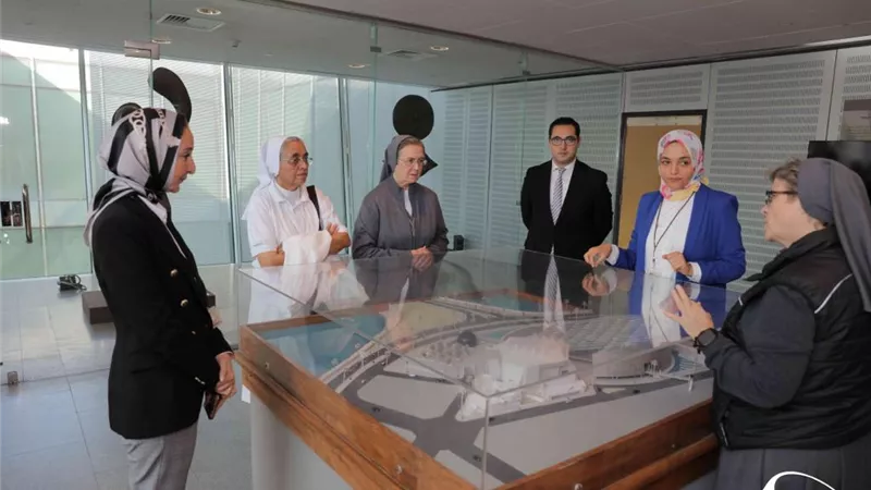 صور| رئيسة الراهبات الساليزيانيات تزور مكتبة الإسكندرية