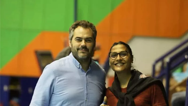 صورة جديدة لبطلة كرة اليد المحترفة مروة عبد الملك مع مدرب الأهلي