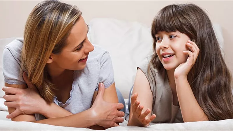 «أنا جيت إزاي؟».. كيف تجيبين على سؤال طفلك المحرج؟