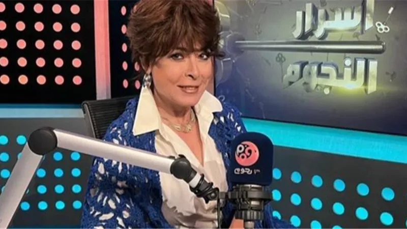 أنوشكا: «أول أجر لي كان 30 جنيهًا.. وخناقتي مع وفاء عامر كانت صعبة»