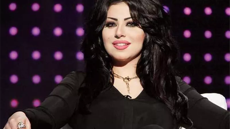الجميلة حليمة بولند تتوعد مشجعات المكسيك في كأس العالم
