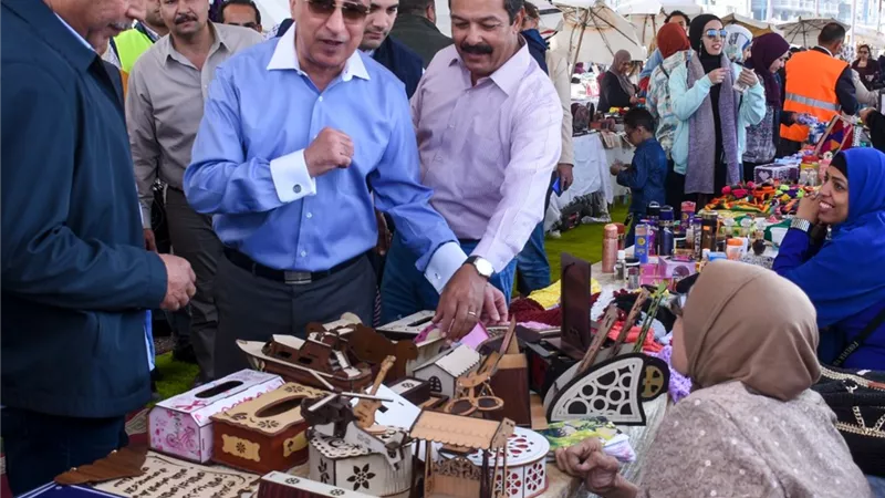 محافظ الإسكندرية يدعوا أصحاب الحرف اليدوية من ذوي الهمم للمشاركة في معرض «باب رزق»