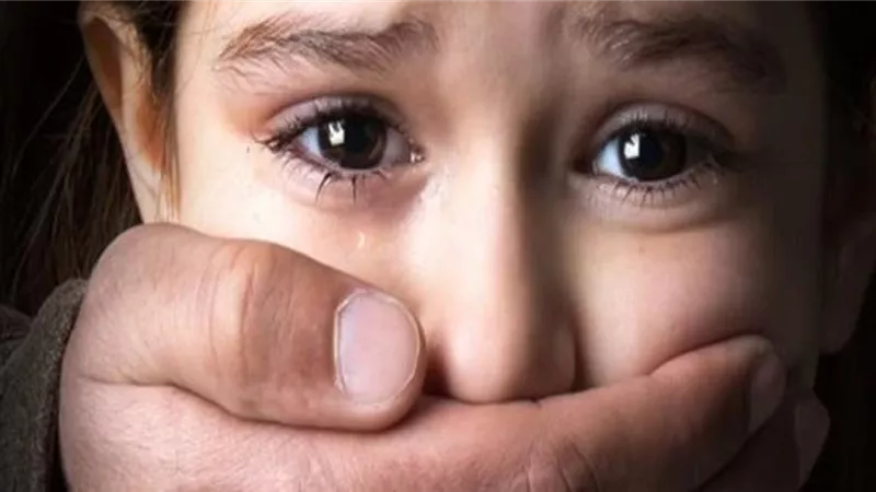 حاول اغتصابها فمنعته.. تفاصيل القبض على قاتل الطفلة آية 