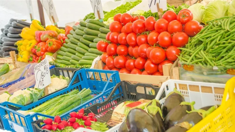 أسعار الخضروات اليوم السبت.. الطماطم تعود للارتفاع والفاصوليا تتراجع	