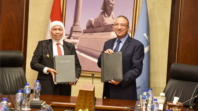 لتوقيع بروتوكول تعاون.. «خفيفة اندار باراوانسا» محافظ جاوا الشرقية بإندونيسيا تزور الإسكندرية