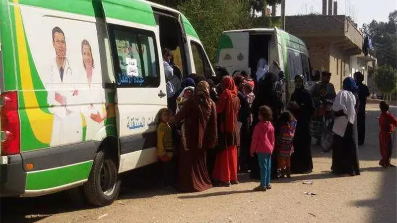 منها نساء وولادة وتنظيم الأسرة.. قوافل طبية مجانية اليوم في 3 محافظات