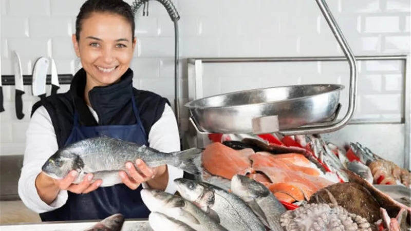 أسعار الأسماك اليوم الاثنين.. تراجع السردين 4 جنيهات للكيلو واستقرار البلطي بدرجاته 