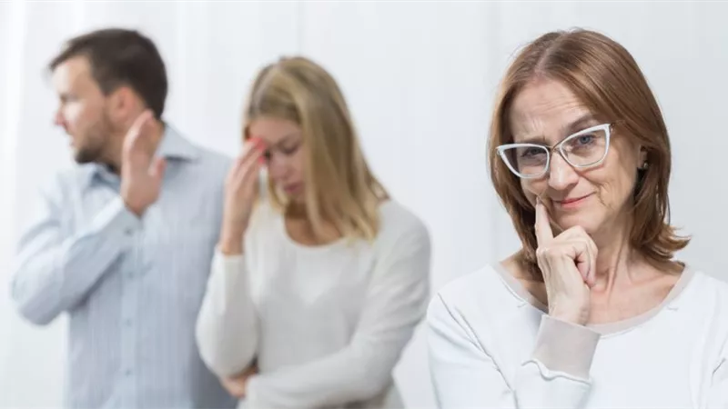 نصائح ذهبية لتجنب الصدامات مع «أم  وأخت» خطيبك