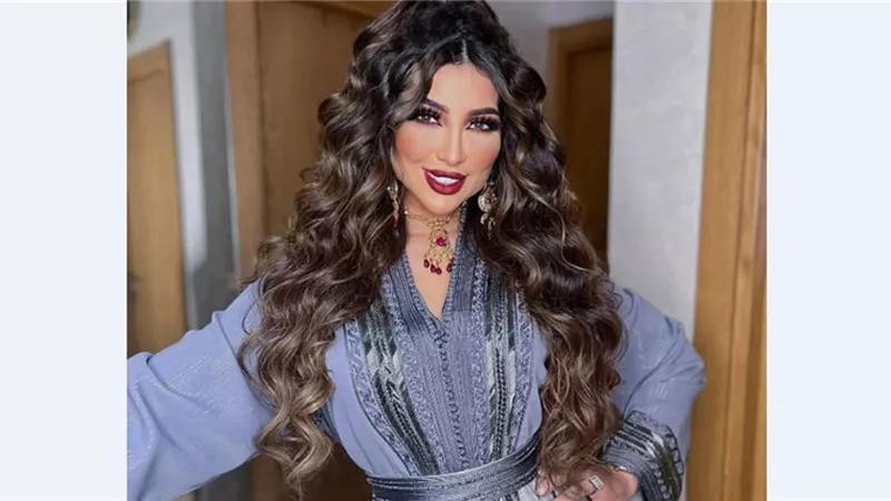 «واحدة تانية».. شاهدي كيف يتغير شكل دنيا بطمة مع كل إطلالة جديدة| صور