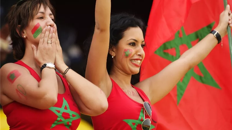 المغربيات يرقصن احتفالًا بـ«أسود الأطلسي» بعد الفوز على إسبانيا