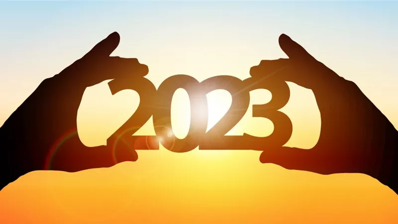 توقعات صادمة لـ2023.. 3000 دولار سعر الذهب.. وهبوط الدولار.. وحظر اللحوم نهائيا