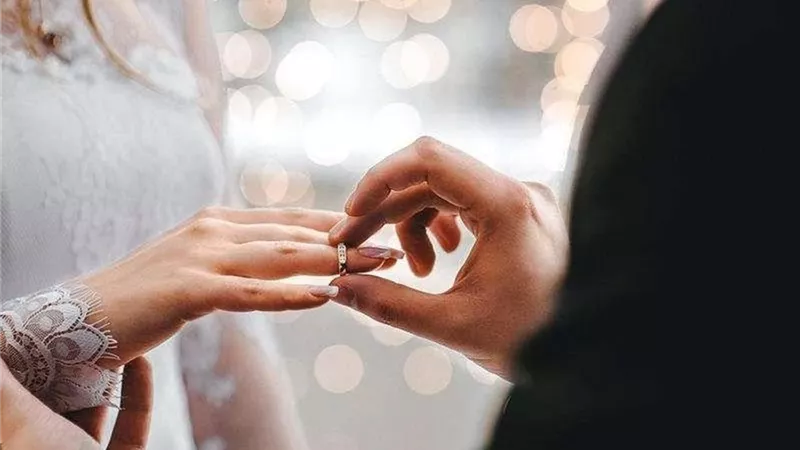 مشاهد لا تُنسى.. كيف جسدت السينما أول مقابلة للخطوبة؟